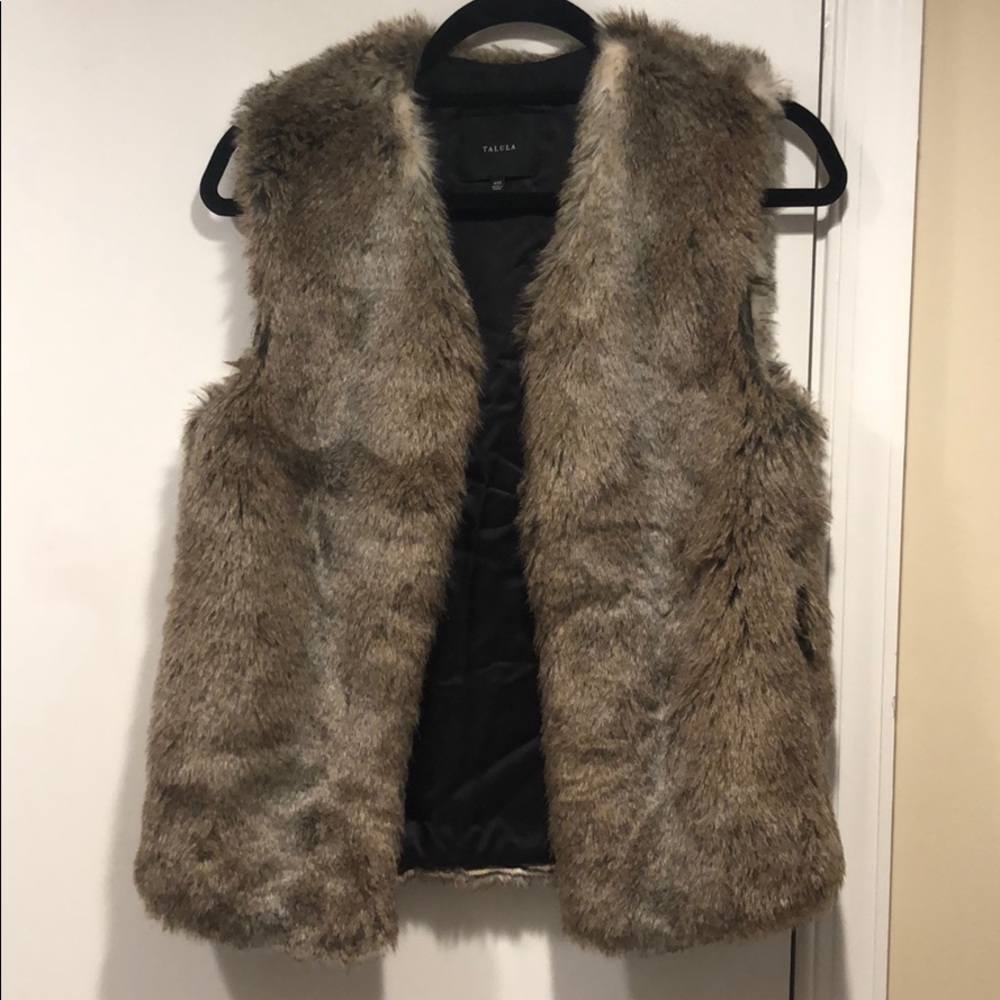 Aritzia Talula Park Slope Vest XXS